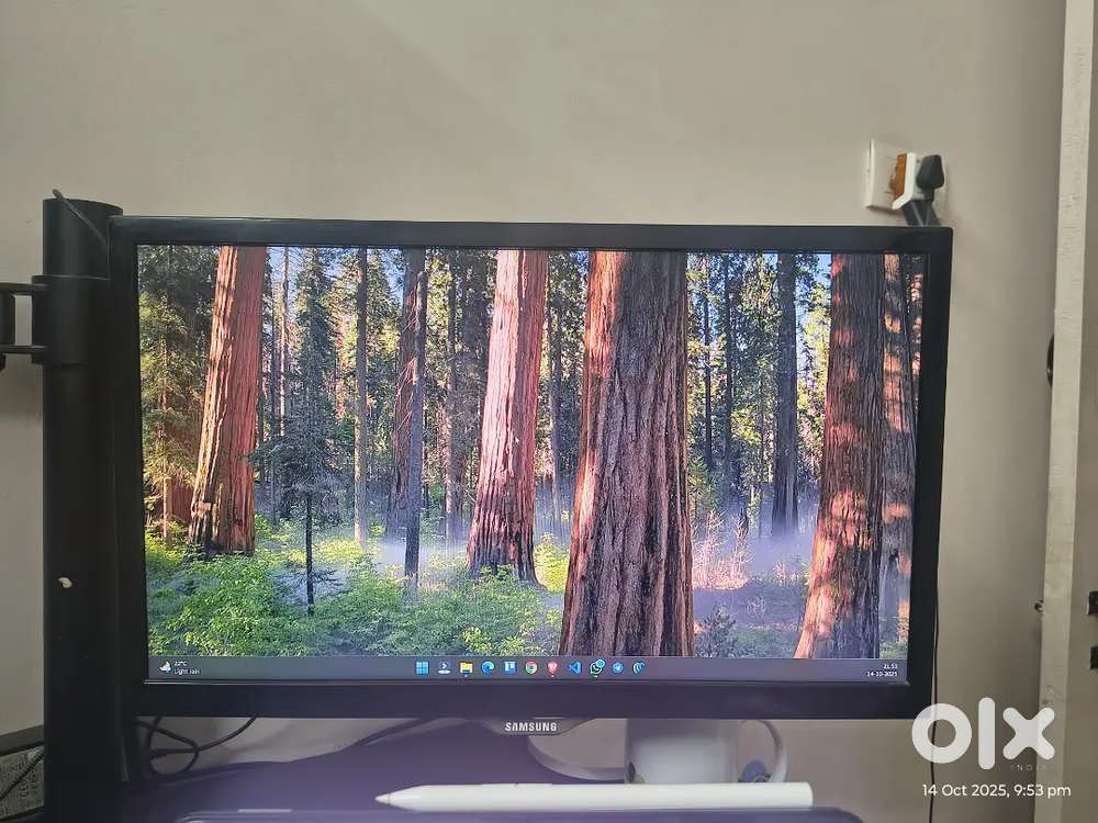 Samsung 22inch LED TV HDMI and USB support