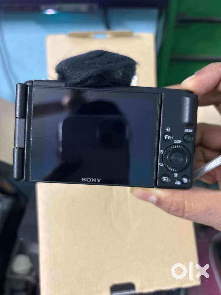 Sony ZV 1F vlog camera
