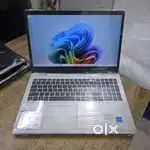 Dell i5 11th gen silver colour. /8 gb ram / 256 ssd