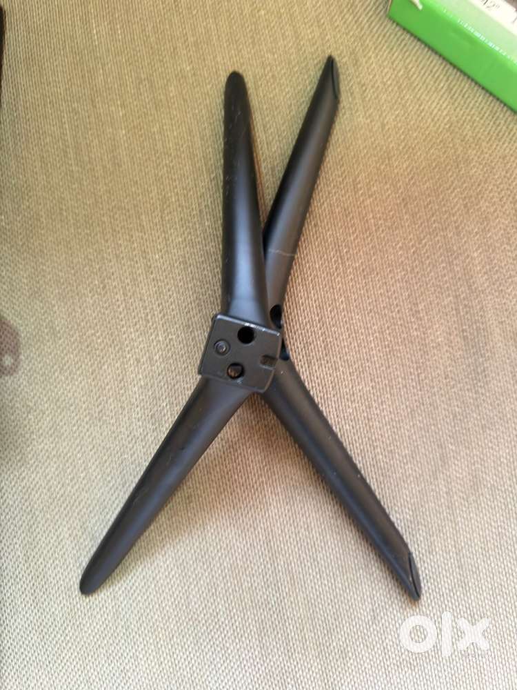 55 to 75 inch Q LED  TV stand