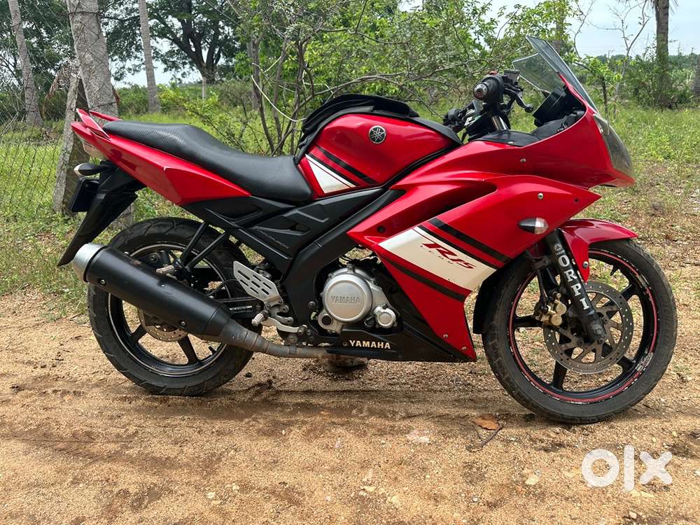 Yamaha R15 V1.0  2011 model
