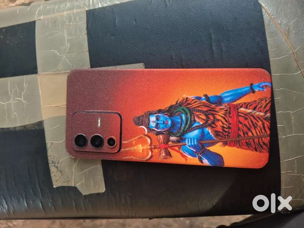 1 sal 2 mahine ho chuke A1 kandisan hai phone ki abhi bhi