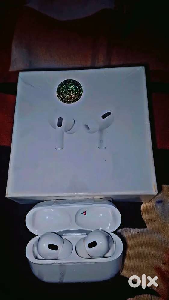Ear buds white colour