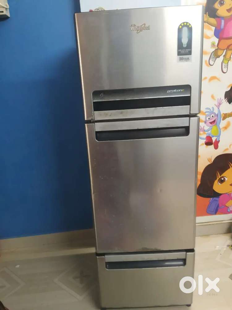 Sale whirlpool fridge note need gas filling other wise working