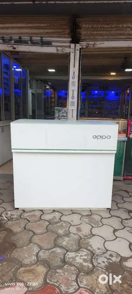 Shop counter