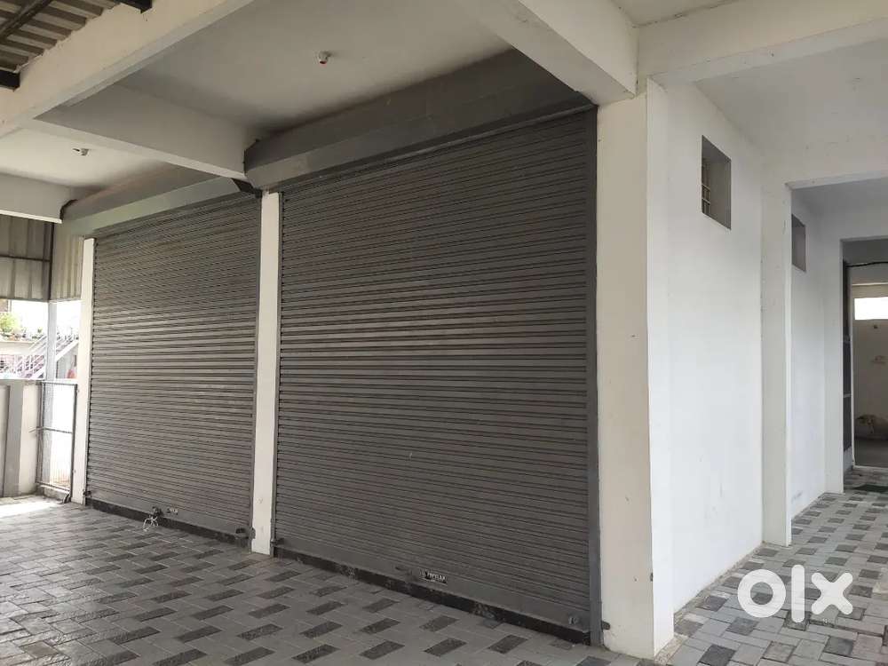 2000 Sqft commercial ground floor shatter space kaloor