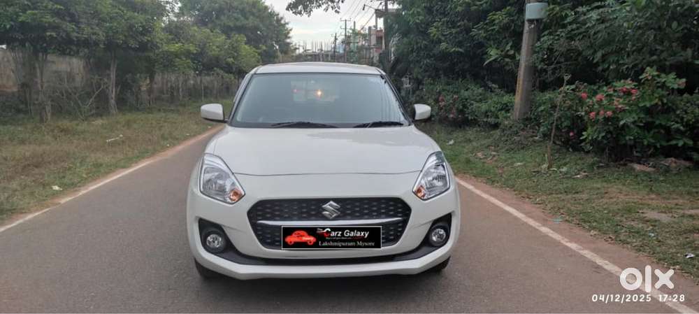 Maruti Suzuki Swift VXi + Manual, 2023, Petrol