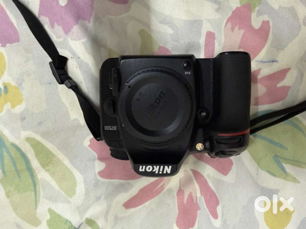 Excellent condition Nikon D7500 with Lens 18-140 and 50mm - Full Kit