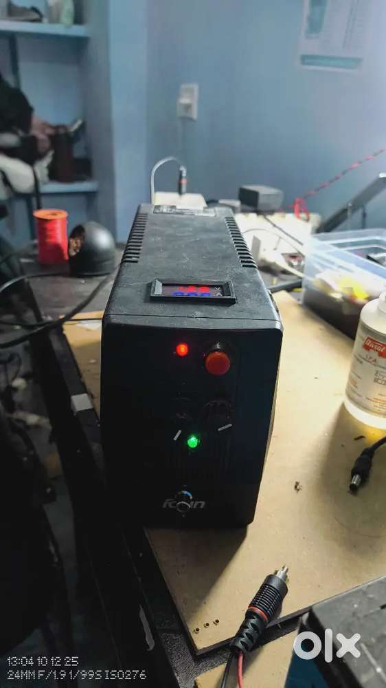 Power supply with highly accuracy voltage and current