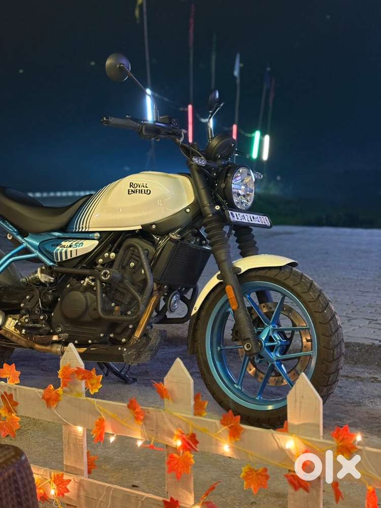 brand new royal enfield guerrila 450 with 15000 accessories