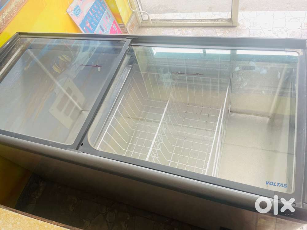 Voltas by Tata Freezer 326L Glass Top 5 Star perfect new condition.