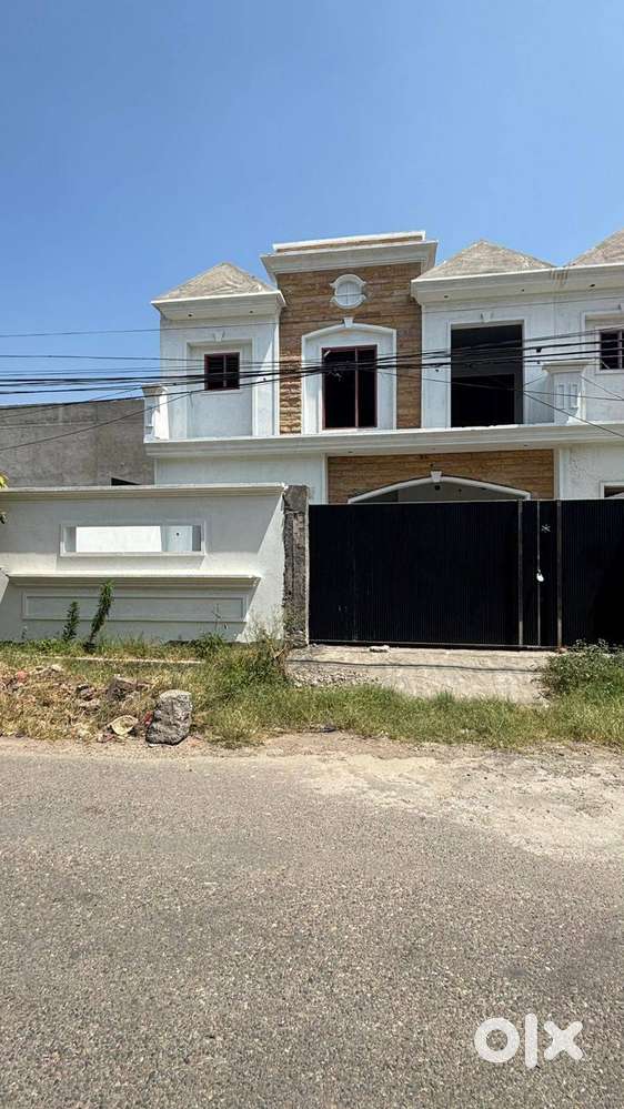 4 Bedrooms Set {13 Marla} Villa With Garden For Sale In Jalandhar!!