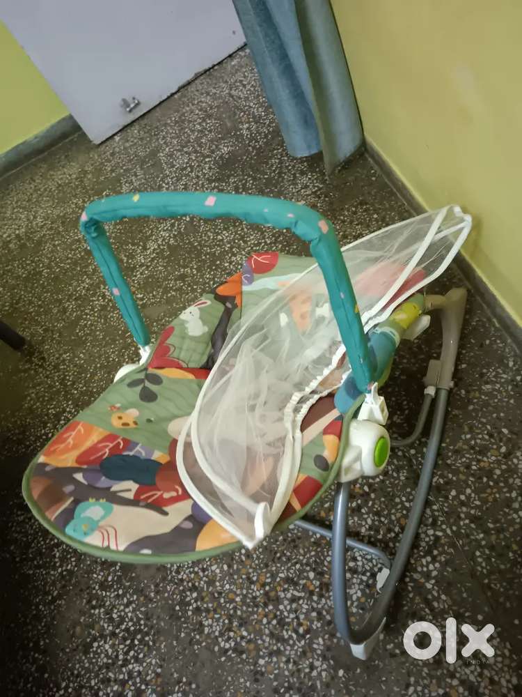 Electric swing chair