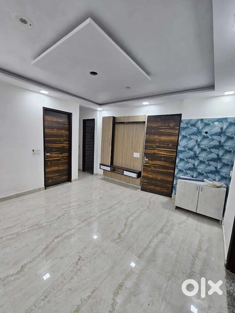 Lift parking 100 gaj flat new