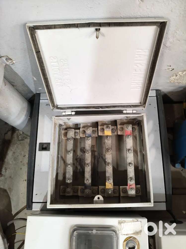 Dehmy Electrical Busbar Chamber Box 100 Amp, 415 volt