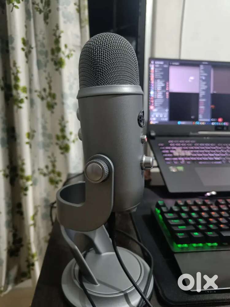 Blue Yeti Mic Silver Podcast Premium Mic