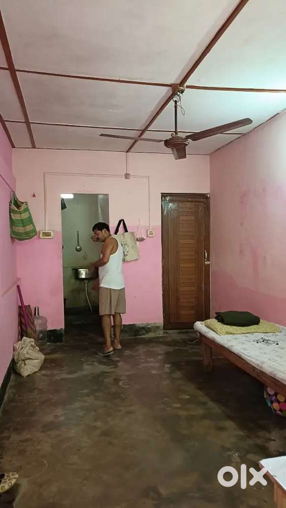 Independent single room alongwith bathroom and kitchen at zoo road