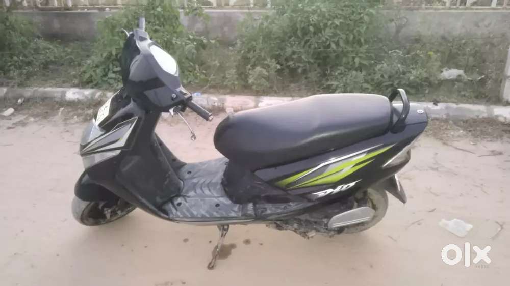 Urgent sell scooty HONDA DIO