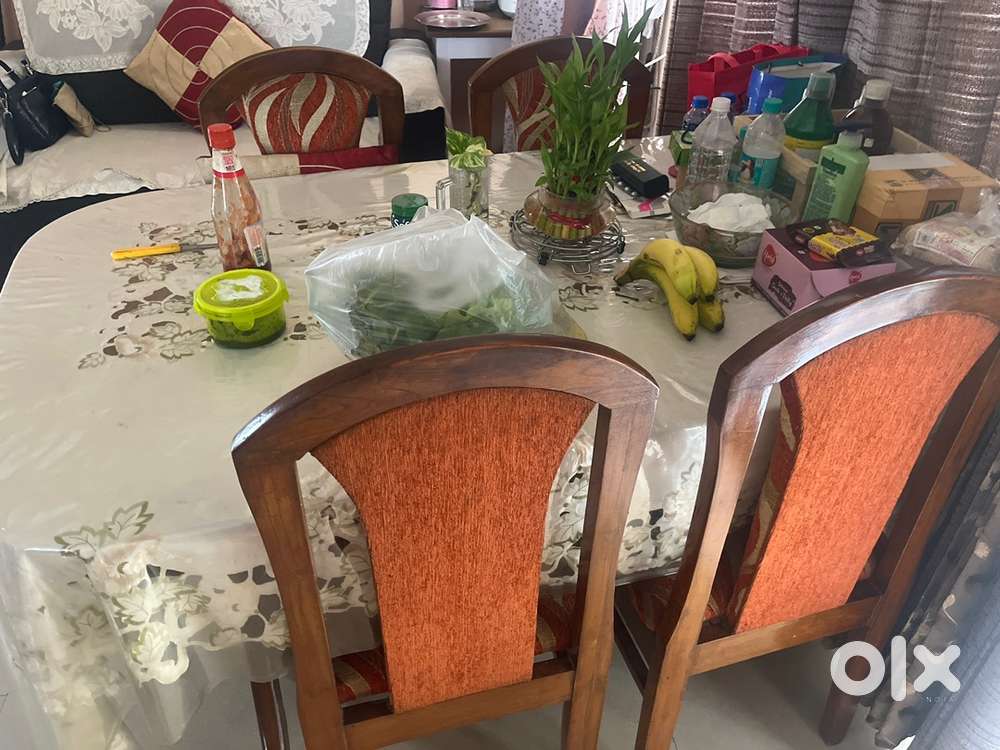 Dining table with 8 chair
