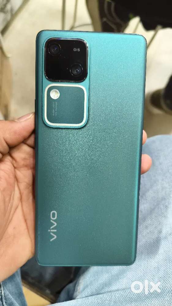 V30 (5g)parrut green new condition