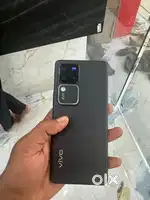 V 30 pro mobile