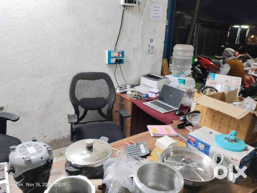 Costumer servies selling and decoration