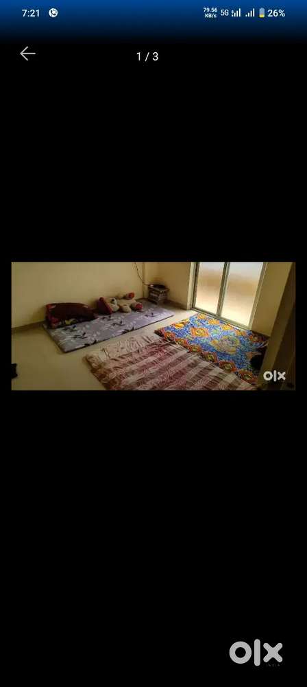 Female roommate required