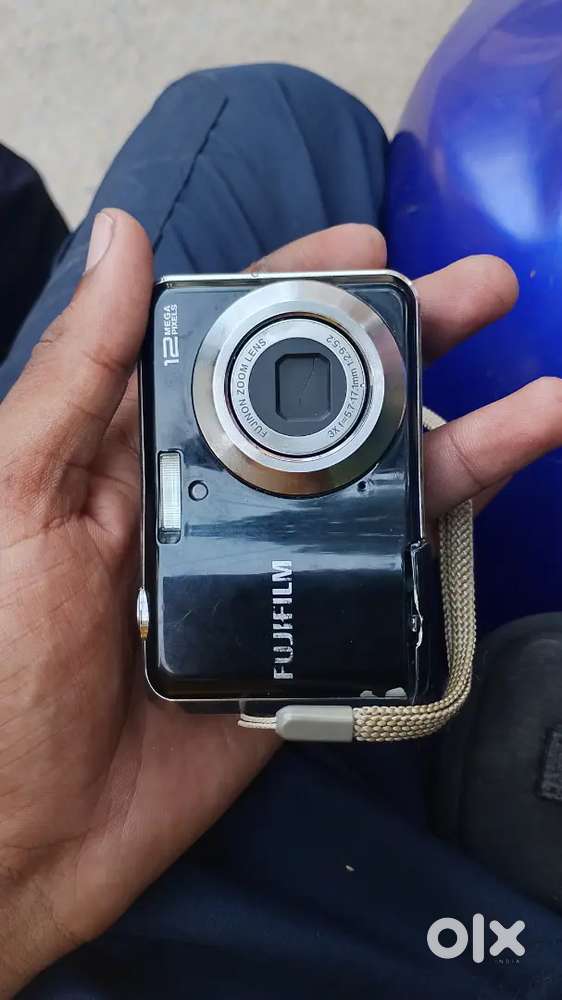 Finepix AV camera