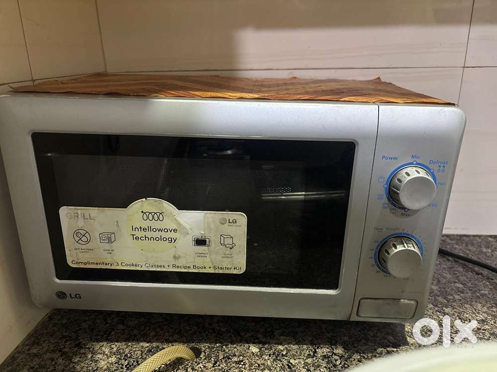 Microwave (oven)