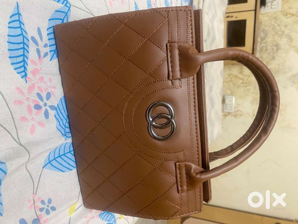 Brand New Stylish Brown Handbag – Elegant Quilted Design