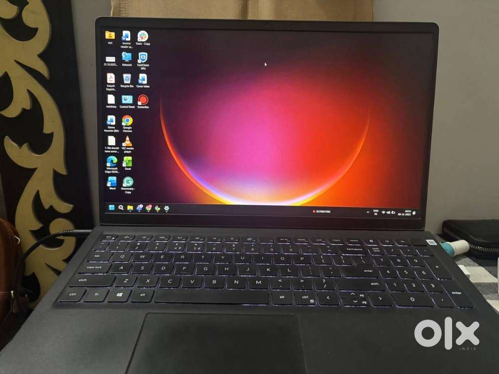 Brand New Laptop: Dell Vostro 15 3510