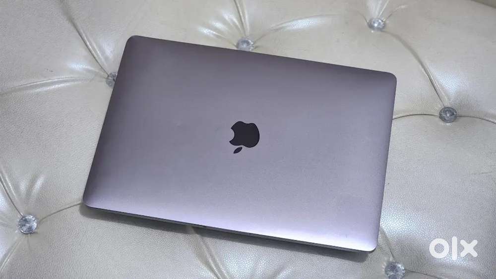 Apple Macbook Pro i5 8gb Ram 256gb Apple SSD 13inch Retina Display