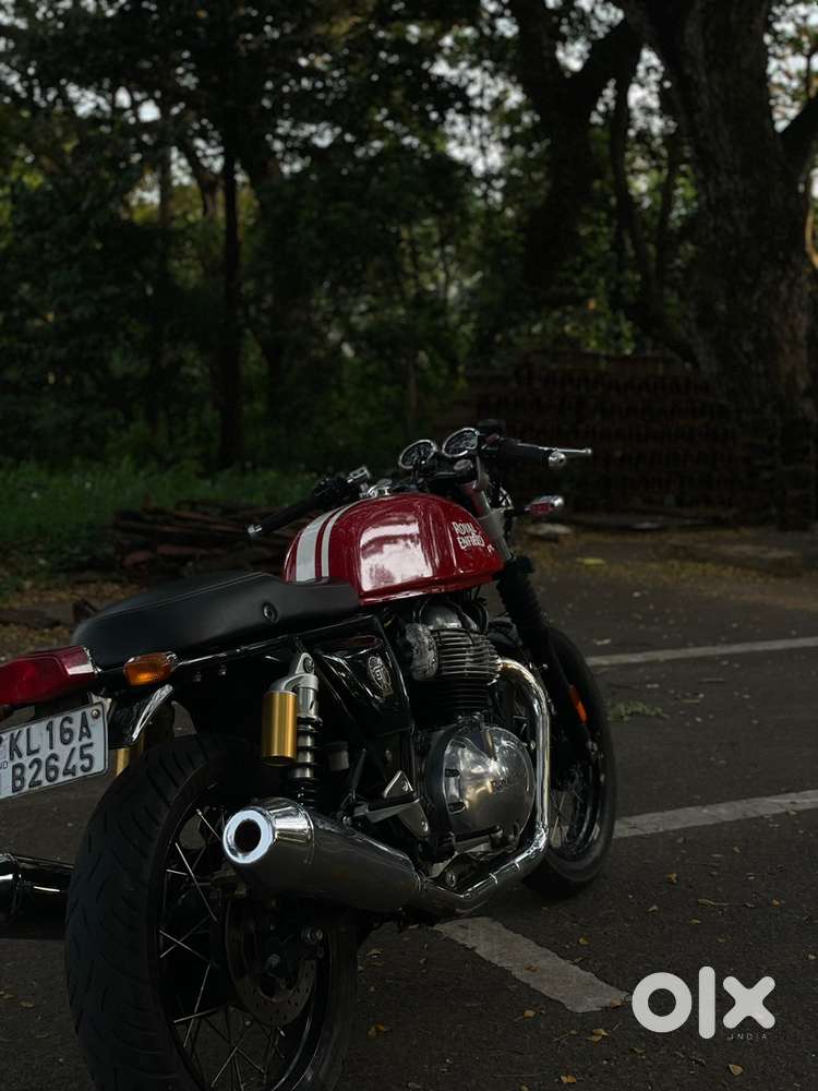 Neat and fully showroom serviced