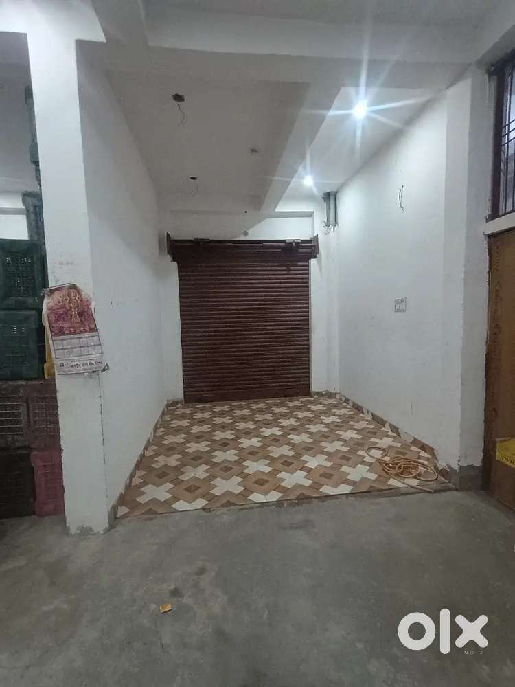 600 sq ft area for rent in main market*khojwa