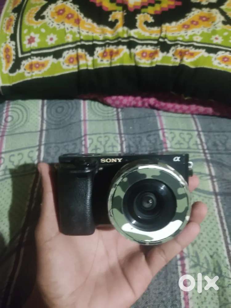 Sony Mirrorless Camera Kit With Lens