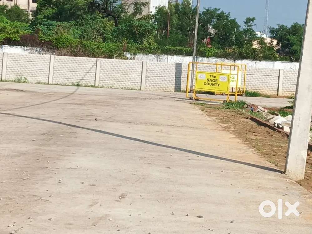 Lucknow Kanpur road T.S.Mishra college   ke paas