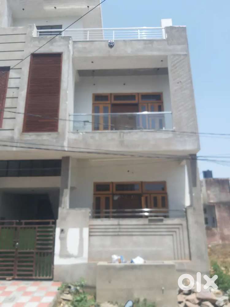 1 bhk room , 1 washroom,  1 kitchen , hall .