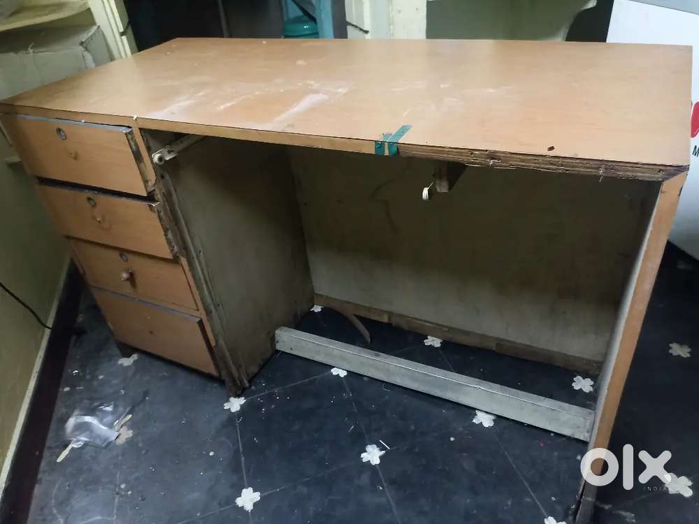 Office table
