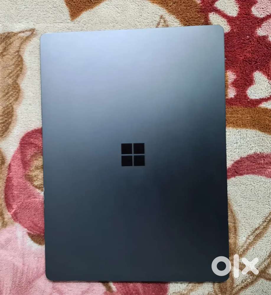 Microsoft Surface Laptop Intel Ultra 7 32GB 1 TB AI Business Laptop