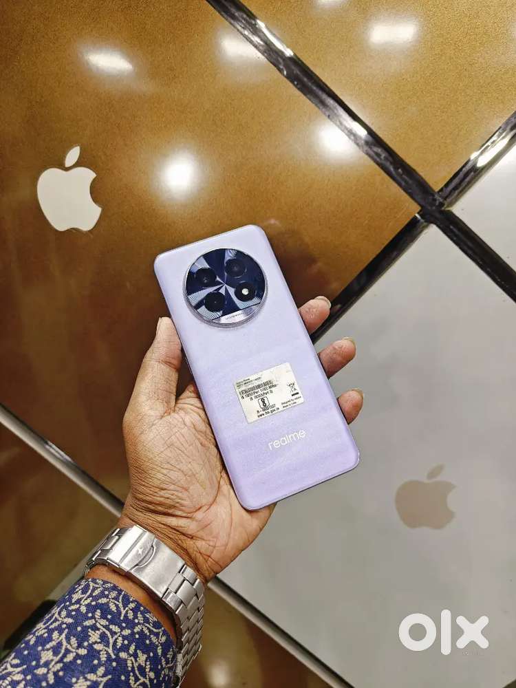 Realme 13 Pro 5G (8Gb/128Gb)..Charger Available..