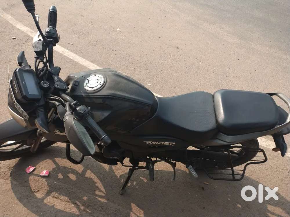 TVS Raider Split Seat type
