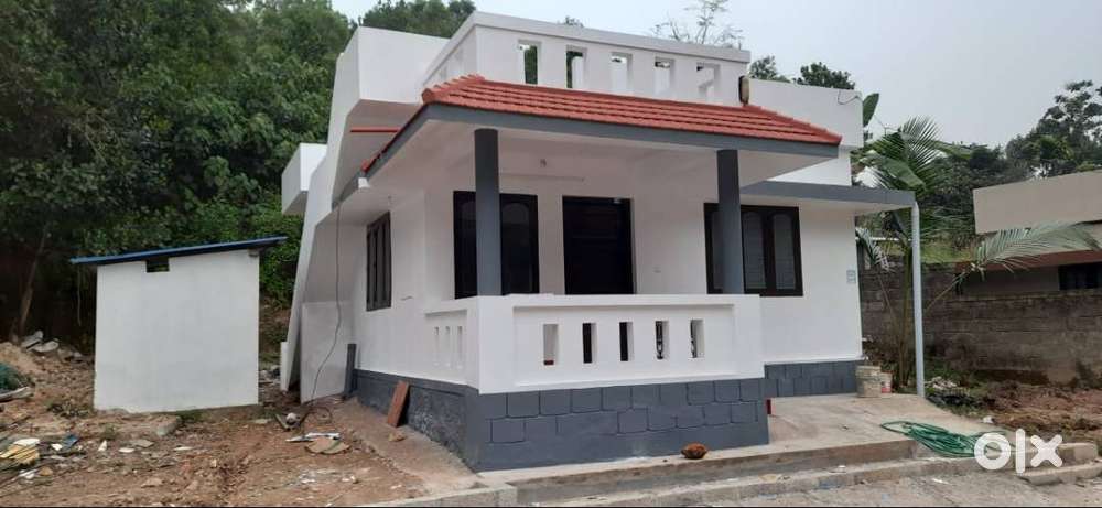 10 CENT 900SQ FT 2BHK HOUSE FOR SALE IN MANVILA