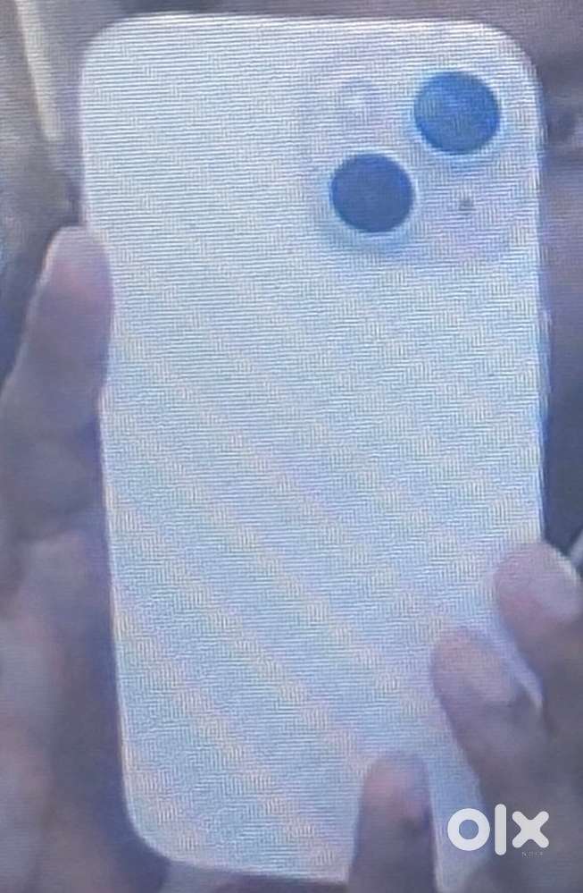 iphone 15 - 6.1inch display, 48mp cam, a16 bionic chip, usb-c charging