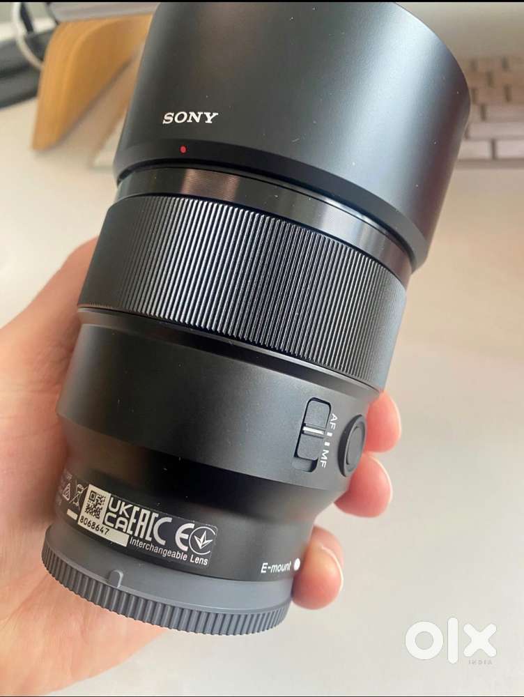 Sony FE 85mm F/1.8 lens full