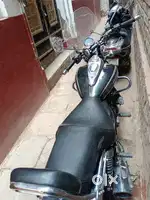 Avenger 220 CC