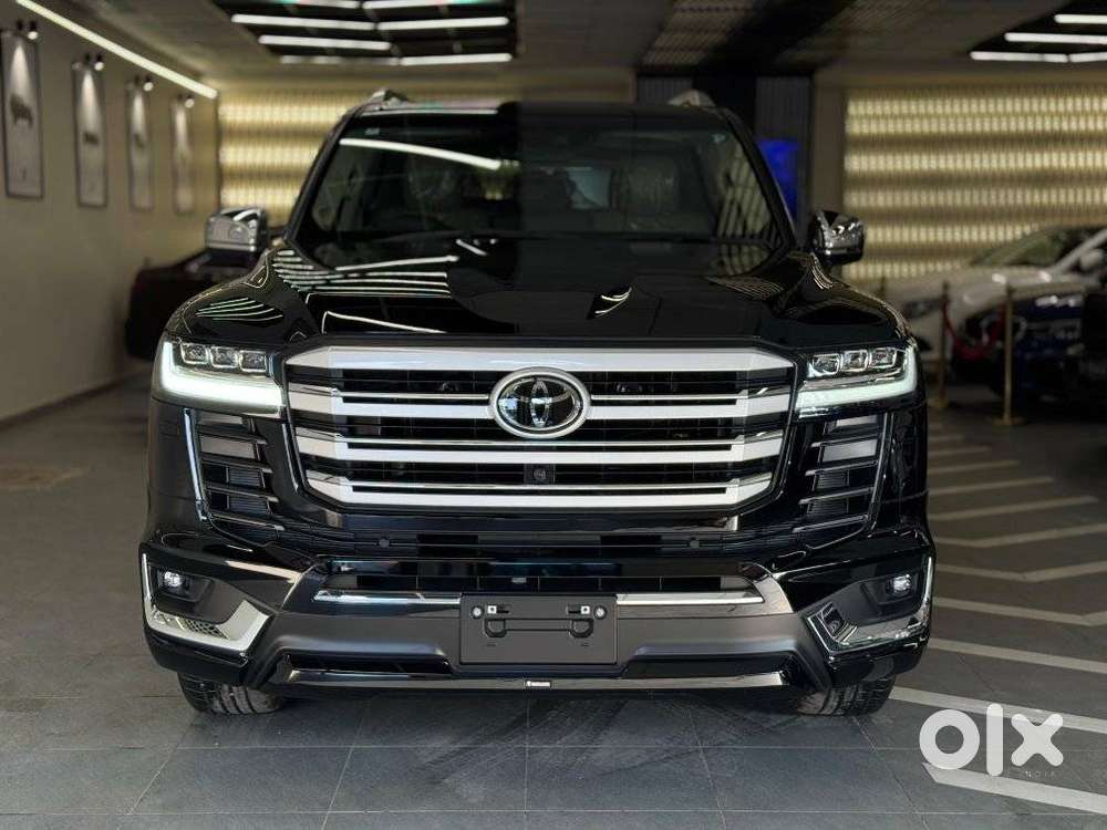 Toyota Land Cruiser ZX petrol, 2025, Petrol