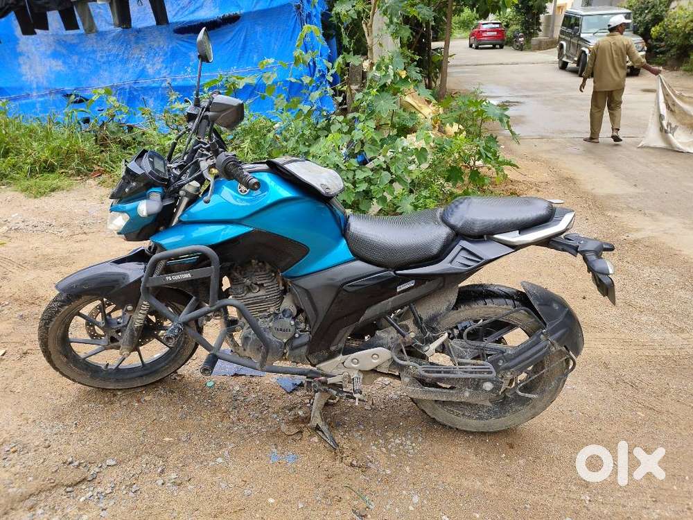 Best bike for city and tours FZ25 (250 CC)