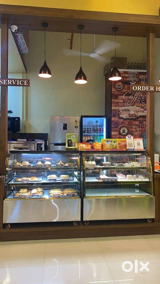 Cold display unit and hot display unit