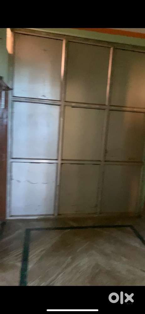 2 bhk flat for small family