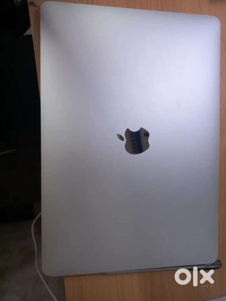 MacBook Pro i5 2017 top notch condition 8/256gb Scratchless condition